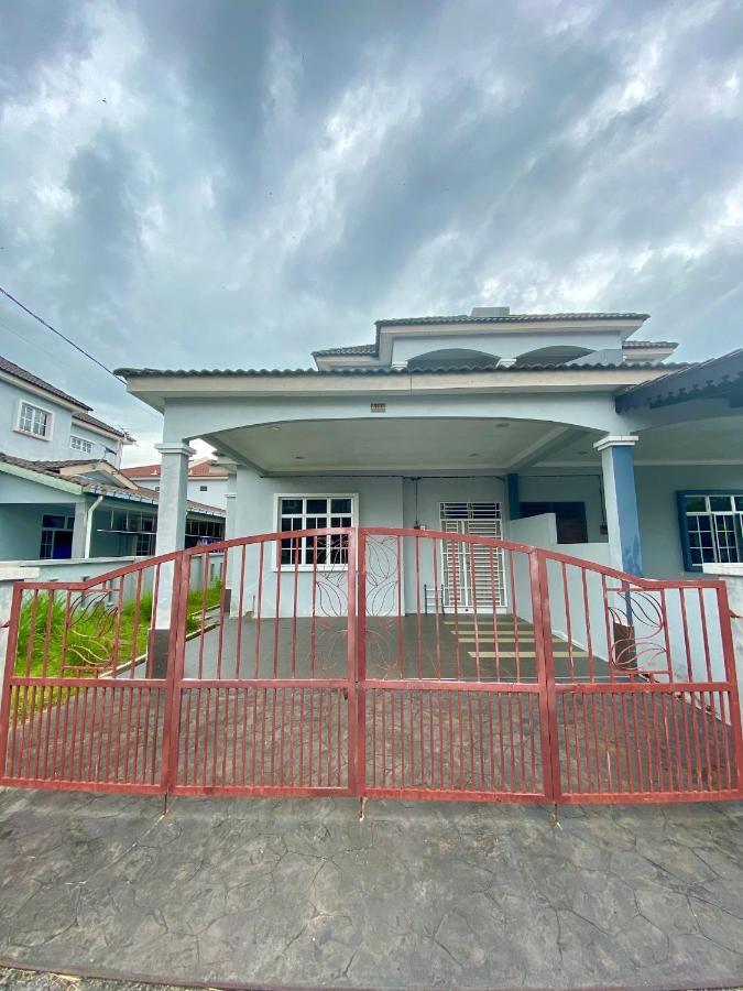 Desyafiq Homestay Kuala Kedah エクステリア 写真